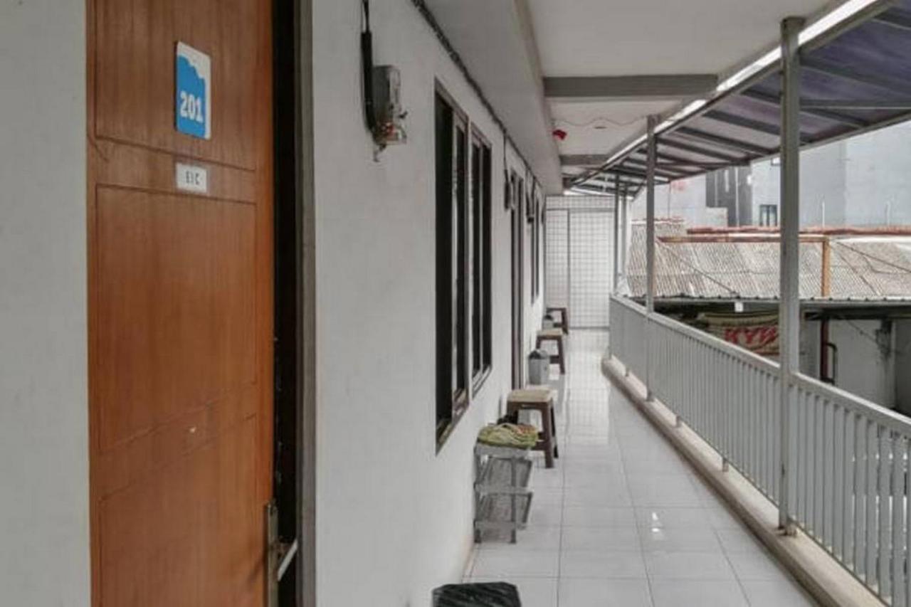 Laponca Residence Pondok Cabe Syariah Redpartner Buaran Eksteriør billede