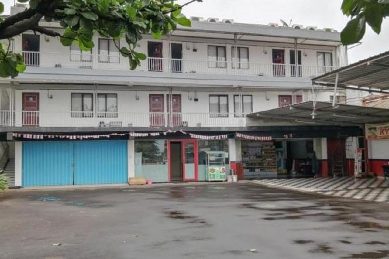 Laponca Residence Pondok Cabe Syariah Redpartner Buaran Eksteriør billede